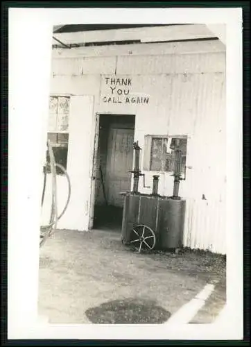 Foto USA Vereinigte Staaten Amerika kleine Diesel Tankstelle Zapfsäule 1940-50