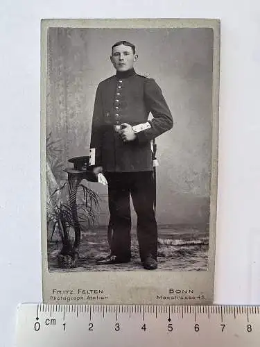 CDV Foto Portrait Soldat Uniform mit Seitengewehr  - Atelier Fritz Felten Bonn