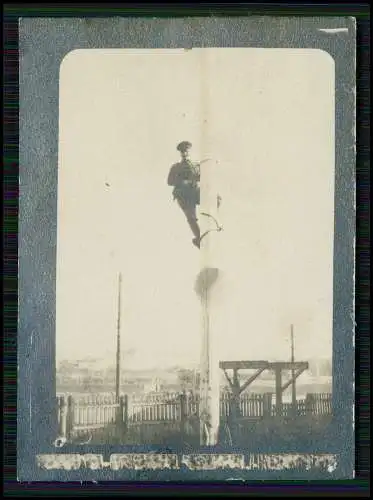 8x Foto 1. WK Soldat Telegrafenbauzug besteigt einen Mast mit Steigeisen uvm.