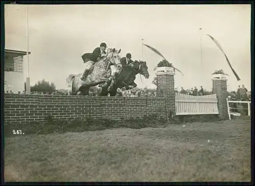 Foto 15×11cm Oberleutnant A.Betzel 1936 Aachen mit Pferd Springreiten über Mauer