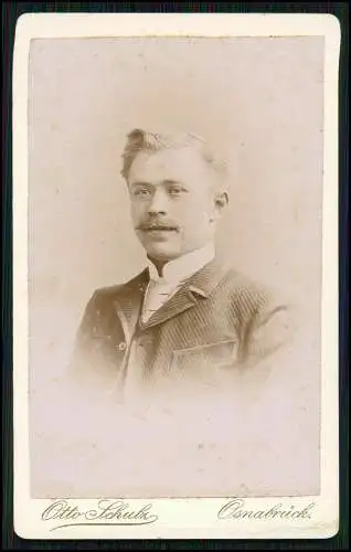 CDV - Fotografie Otto Schulz, Osnabrück, Domhof 4a junger Mann im Anzug