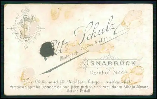 CDV - Fotografie Otto Schulz, Osnabrück, niedliches kleines Mädchen am Zaun