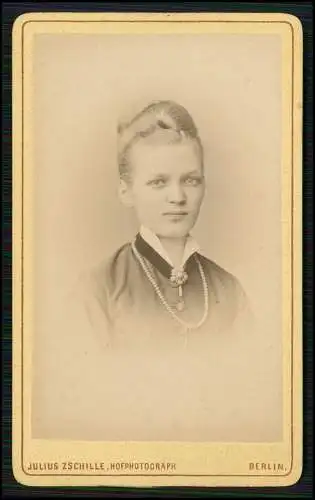 CDV - Fotografie Julius Zschille Berlin, Neue König-Str. 1 a Portrait feine Dame