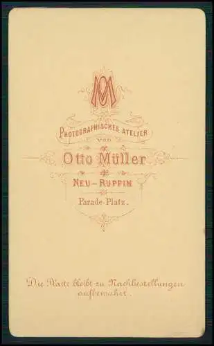 CDV - Fotografie Otto Müller, Neu-Ruppin, Parade-Platz feine Dame mit Medaillon