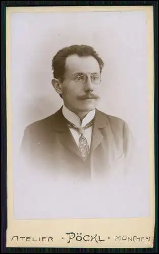 CDV - Fotografie Oscar Pöckl, München, Müllerstrasse 21 feiner Herr mit Brille