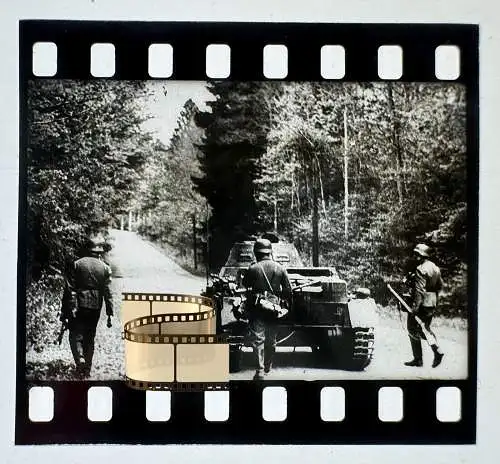 Zelluloid Dia-Negativ-Film Foto 4x3,5cm - Soldaten Panzer Tank Frankreich