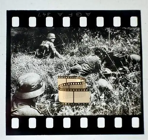 Zelluloid Dia-Negativ-Film Foto 4x 3,5cm - Soldaten Nachrichten Telefon Funk FR.