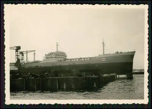 Foto Schiff Frachter Tanker Aufschrift - Esso - Hafen Hamburg 1961