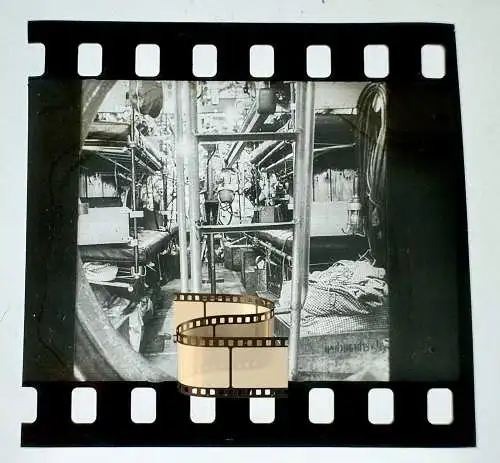 Zelluloid Dia-Negativ-Film Foto - Kriegsmarine - 4x3,5 cm Kojen unter Deck