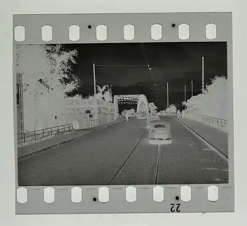 Original Negativ 1939-45 - Frankreich Belgien Wehrmacht Fahrzeuge vor Brücke