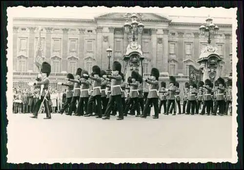 12x Foto England London Reise um 1960 Wachablösung vor Buckingham Palace uvm.