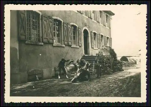 Foto Soldaten Wehrmacht Motorrad Krad Reparatur bei Schloss Bensberg ?