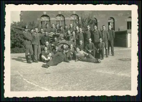 7x Foto Soldaten Wehrmacht Waffenmeisterei mit Flak Geschütz uvm.