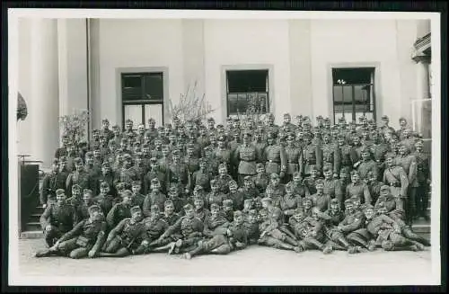 Foto AK Gruppe Soldaten Wehrmacht 1936-39 Kaserne