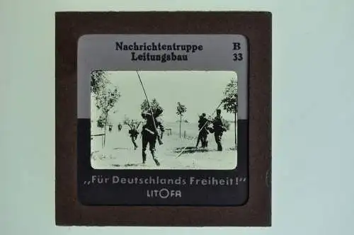 Orig. Dia Litofa 5x5 cm Soldaten Wehrmacht Nachrichtentruppe beim Leitungsbau