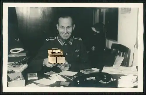 4x Foto AK Soldaten Wehrmacht auf der Schreibstube in der Kaserne uvm.