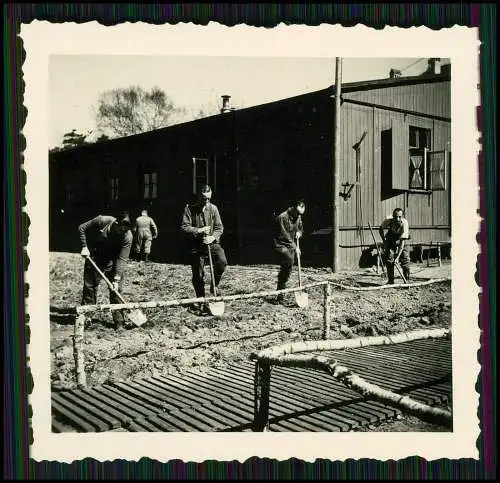 5x Foto Soldaten Wehrmacht Luftwaffe Quartier in der Baracke 1941 bei Hamburg