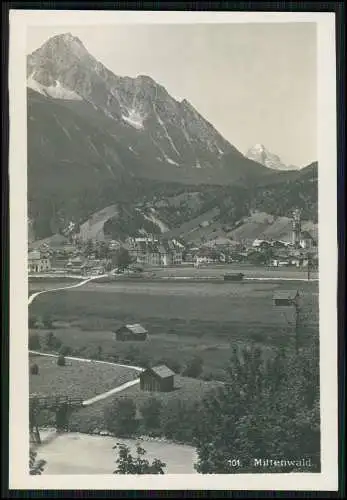 Foto AK Mittenwald Garmisch Partenkirchen, Blick auf den Ort, und Gebirge 1933