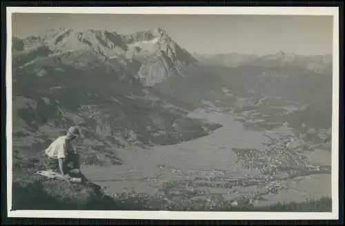 2x Foto AK Blick auf Garmisch Partenkirchen und Haus beim Gschwandtnerbauer 1933