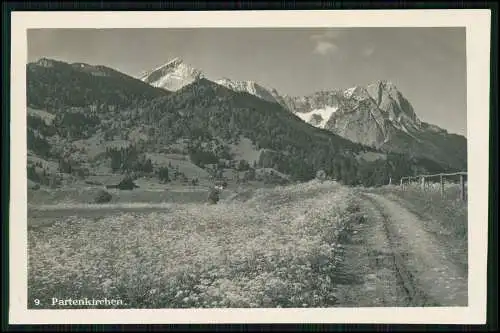 2x Foto AK Garmisch Partenkirchen in Oberbayern, Das alte Haus 1925 gelaufen