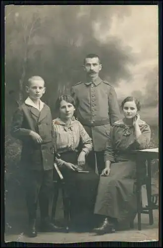 10x alte Fotos 1918-25 Jahre Soldat Familie Mädchen Jungs uvm.