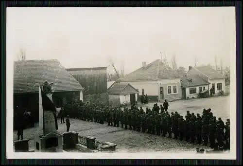 12x Foto Soldaten der Wehrmacht Ehrenmal Kriegerdenkmal Balkan Vormarsch 1941-43