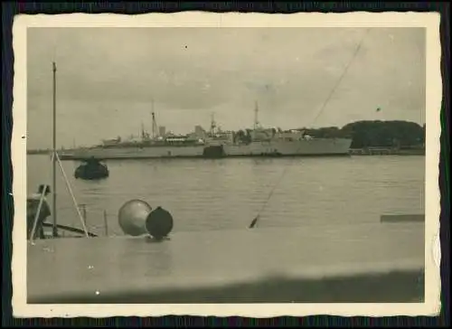 Foto Deutsche Kriegsmarine oder US ? Kriegsschiff im Hafen um 1938