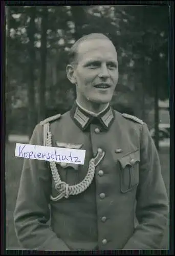 Foto Wehrmacht-Soldat in Uniform, Kordel Inf. Rgt. 230 Portrait 1940