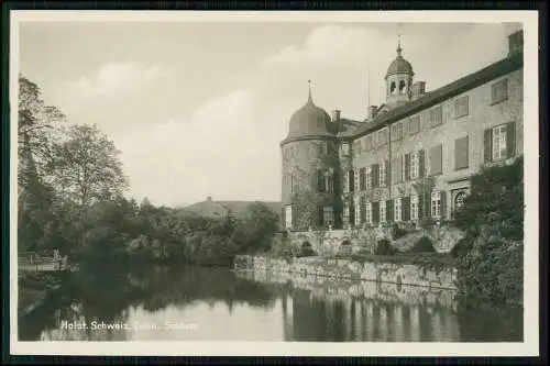 Foto AK Eutin in Ostholstein Schloss Teilansicht mit Eingang Uferpartie Ansicht