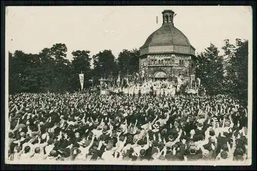 Foto AK Hardenberg Neviges Velbert Kreuzberg Kapelle jubelnde Menschen 1936