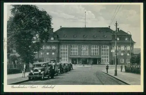 AK Neunkirchen Saar a. Blies Bahnhof Vorplatz Autos Taxis 1939 Bahnpost gelaufen