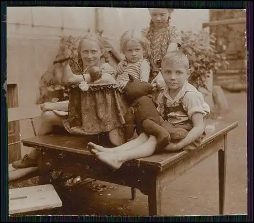 18x Foto Fröhlich lachende Kinder mit Spielzeug und vieles mehr ab 1920