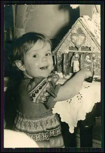18x Foto Fröhlich lachende Kinder mit Spielzeug und vieles mehr ab 1920