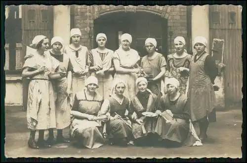 Foto AK Erinnerung an die Kochschule, Gruppenaufnme junge Damen Köchinnen 1936