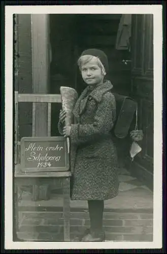 Foto Mein erster Schultag 1934 Einschulung, Mädchen mit Zuckertüte, Schulranzen