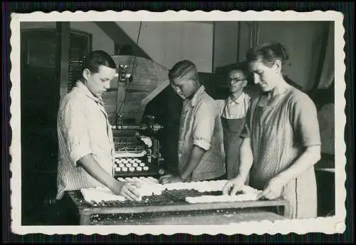 11x Foto Heimische Käsefabrik Herstellung Angestellte in Sachsen ? um 1936