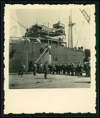 2x Foto Wehrmacht Schiff Truppentransporter nach Dänemark Norwegen 1941-42