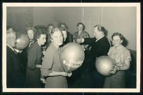 3x Foto AK Bielefeld Reisebüro Zeitung Westfalenblatt Belegschaft uvm. um 1960