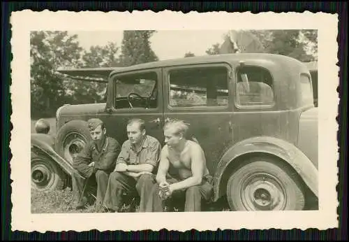 5x Foto Wehrmacht Soldaten Luftwaffe mit Fahrzeug Beute uvm.