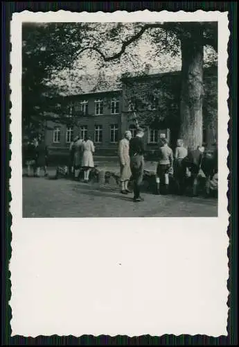 12x Foto Mölln ? im Herzogtum Lauenburg Schule Junge Jungs Lehrer Schulhof 1938