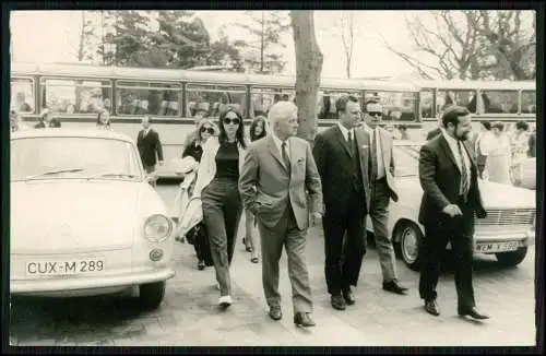 4x Foto AK Mölln Treffen Veranstaltung Anreise PKW Bus junge Damen Herren 1960