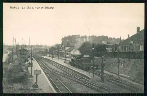 AK 1. WK Mohon Morbihan Frankreich, Blick auf den Bahnhof Lokomotive Gleisanlage