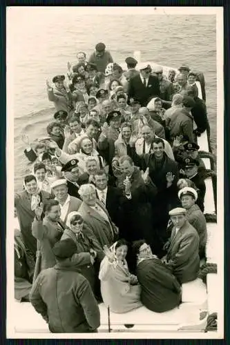 2x Foto AK Kinder Gruppe auf Seebrücke und im Boot Ostseebad Dahme in Holstein