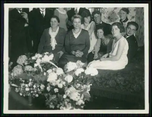 13x alte Foto junge Damen um 1930 schöne Kleider und Röcke elegante Mode