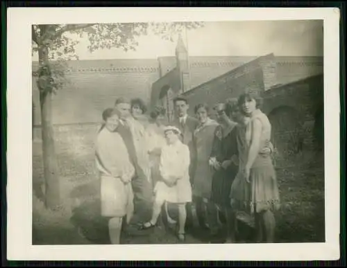 13x alte Foto junge Damen um 1930 schöne Kleider und Röcke elegante Mode