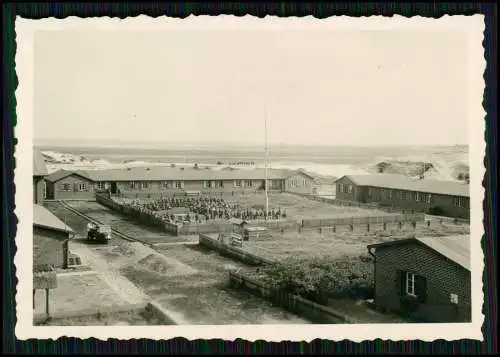 2x Foto Wehrmacht Soldaten Baracken Lager Westerland Sylt 1941