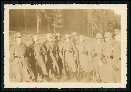 12x Foto Soldaten Wehrmacht Infanterie Regiment im Gelände Karabiner uvm.