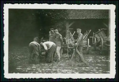 12x Foto Soldaten Wehrmacht Infanterie Regiment im Gelände Karabiner uvm.