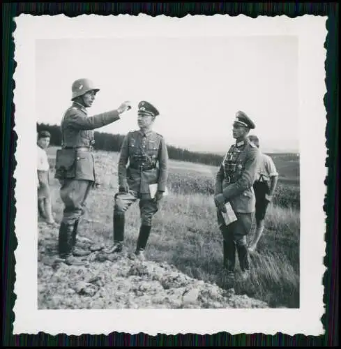 4x Foto Soldaten Wehrmacht Infanterie Regiment im Gelände mit MG und Karabiner