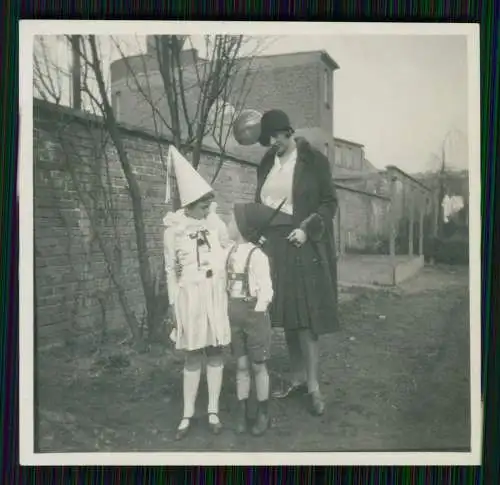 10x Foto lustiger Kinderwagen und Kinder verkleidet Karneval Fasching um 1930